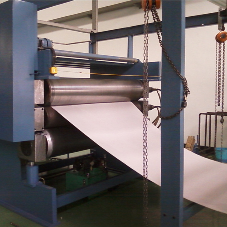 大型服裝壓花機