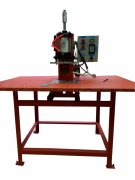 如何製作新型高效壓花機？